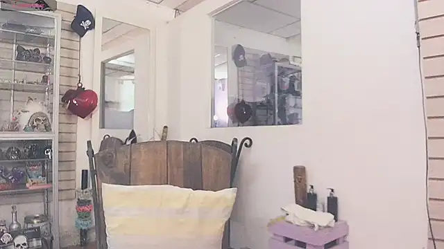 Snapshot of xinamora chatting on November 2025 06:24:02 PM xinamora online show from November 2025 06:24:02 PM