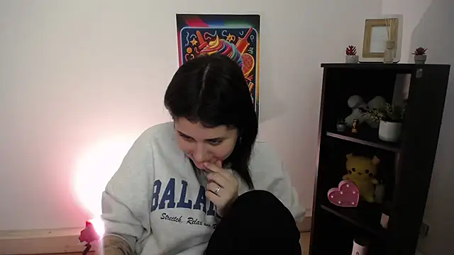 Katrin kiss  online show from October 2025 12:35:02 PM