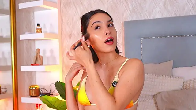 Sofy Bradd online show from June 2026 05:32:02 AM