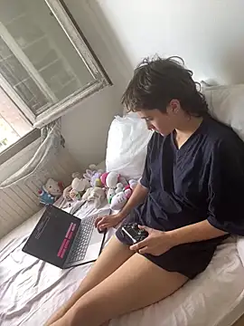 NIQUE TARAXX online show from September 2025 03:12:02 PM