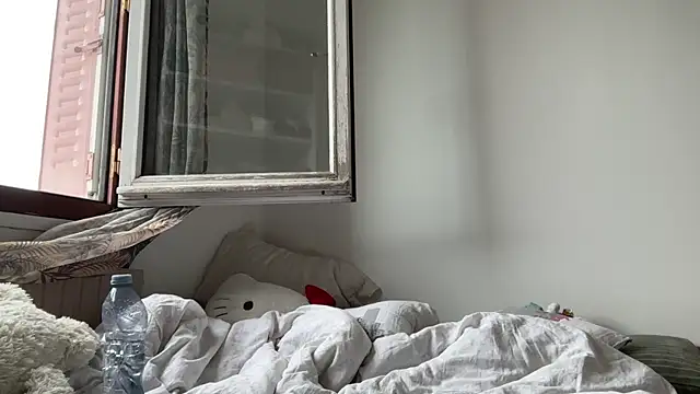 NIQUE TARAXX online show from September 2025 01:43:02 PM