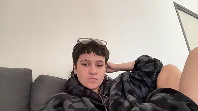 NIQUE TARAXX online show from September 2025 11:23:02 AM