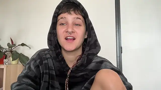 NIQUE TARAXX online show from September 2025 11:23:02 AM