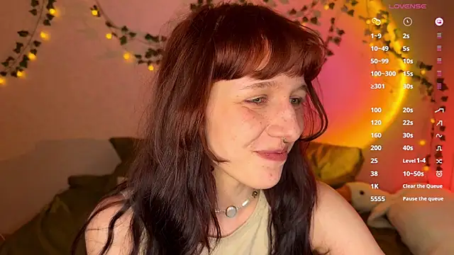 LeelooYolo online show from June 2026 10:15:01 PM