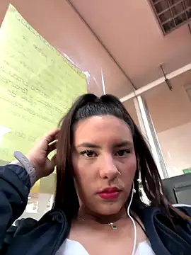 Katie rawwww online show from December 2025 04:14:02 PM