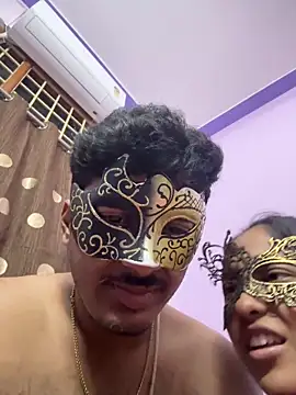 Snapshot of VVcouple chatting on October 2025 06:05:01 PM VVcouple online show from October 2025 06:05:01 PM