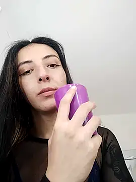 NicolWhite online show from December 2025 12:43:02 PM