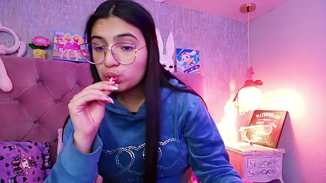 laurenelove online show from February 2026 03:25:02 AM