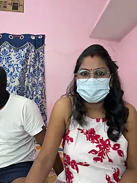 Lovlycouple1 online show from October 2025 05:33:02 PM