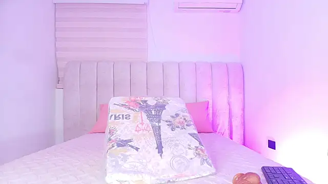 chloe leroy  online show from November 2025 11:57:02 AM