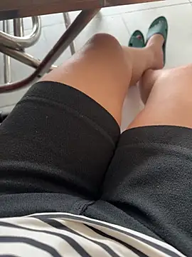 sharon-Hanna online show from September 2025 02:38:01 AM