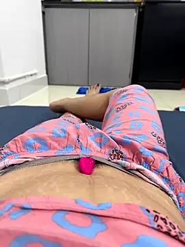 sharon-Hanna online show from October 2025 12:38:01 PM