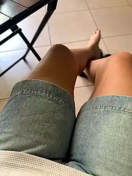 sharon-Hanna online show from December 2025 01:11:01 AM