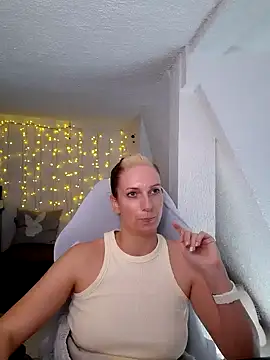 SexyJulia21 online show from March 2025 09:40:02 AM