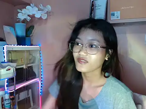 Snapshot of skinny_gracie chatting on October 2025 03:34:01 PM skinny gracie online show from October 2025 03:34:01 PM