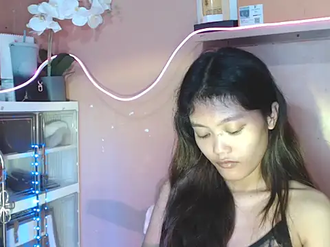 Snapshot of skinny_gracie chatting on November 2025 01:28:01 AM skinny gracie online show from November 2025 01:28:01 AM