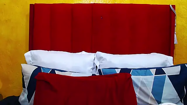 Candycrush2555 online show from December 2025 05:55:02 PM