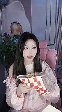 CAICAI BABY online show from November 2025 06:15:01 AM