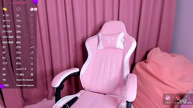 Snapshot of Momo_Ayase_ chatting on December 2025 02:11:01 PM Momo Ayase online show from December 2025 02:11:01 PM