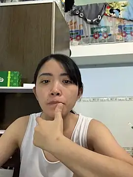 Snapshot of Minee1202 chatting on October 2025 12:41:02 AM Minee1202 online show from October 2025 12:41:02 AM