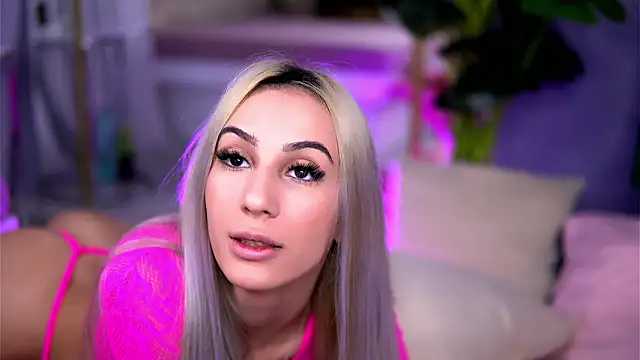 AwaLynch online show from February 2026 05:04:01 AM