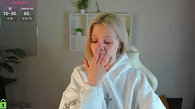 Allice Cox online show from October 2025 01:03:01 AM