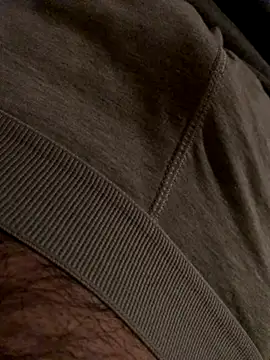 MuzzyFacing online show from November 2025 10:23:02 PM