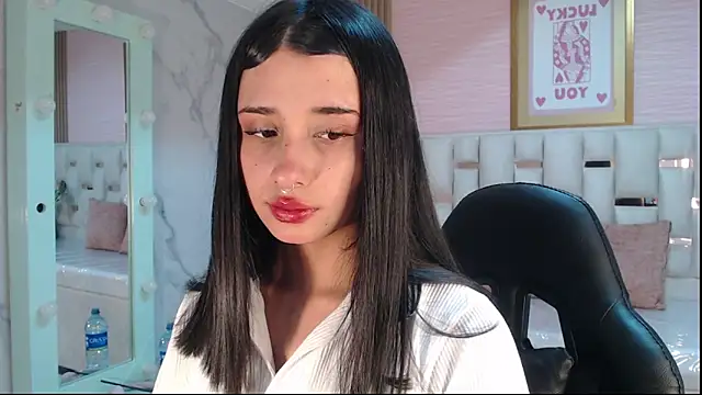 allyssa bellini s online show from October 2025 08:28:01 PM