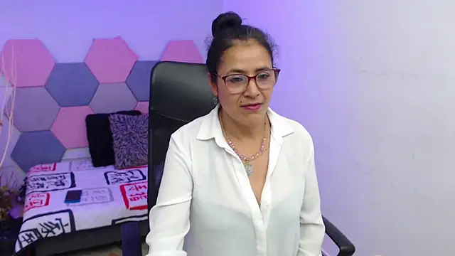 AmandaPeet online show from November 2025 07:48:02 PM