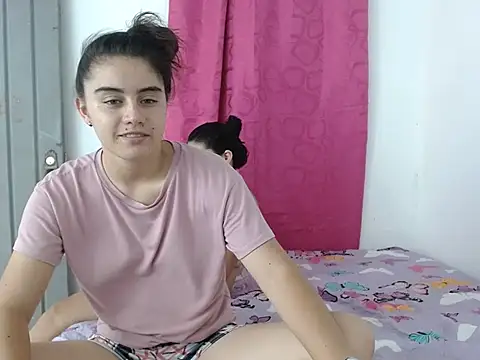 Arieeel 09 online show from November 2025 06:19:02 PM