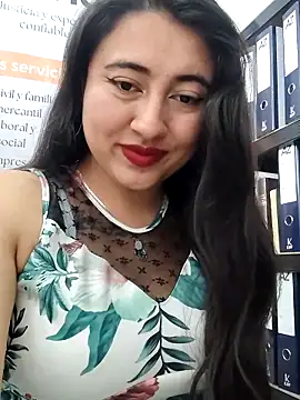 Snapshot of AMATISTA__16 chatting on May 2026 01:21:02 PM AMATISTA 16 online show from May 2026 01:21:02 PM