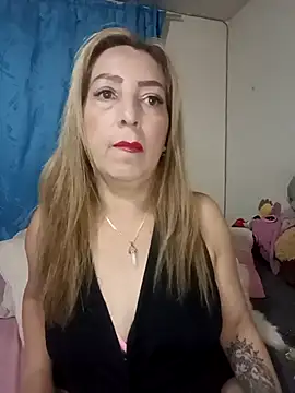 Estefania Arce online show from November 2025 11:04:02 PM