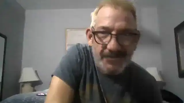 FoxnMouse online show from October 2025 02:56:01 AM