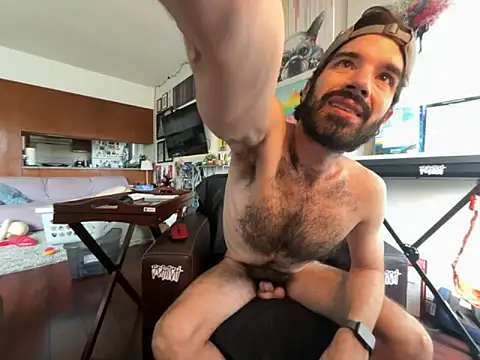 Pupscritch online show from October 2025 07:03:02 PM