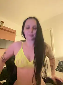 yumi-hot online show from February 2026 12:21:01 AM