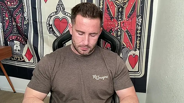 brettmycles28 online show from December 2025 08:24:02 PM