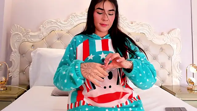 VioletBlaze online show from January 2026 12:43:01 PM