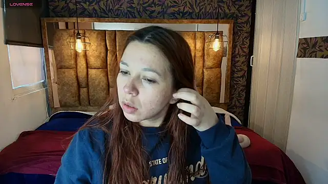 Snapshot of Isa_Thompson__ chatting on May 2026 11:37:02 AM Isa Thompson online show from May 2026 11:37:02 AM