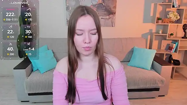 Snapshot of DaniCutie chatting on October 2025 12:04:02 PM DaniCutie online show from October 2025 12:04:02 PM