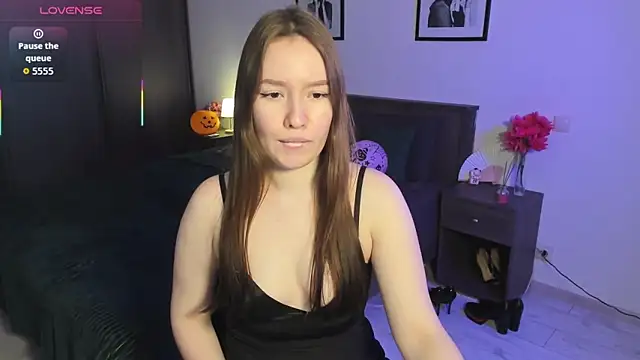 Snapshot of DaniCutie chatting on November 2025 05:58:02 PM DaniCutie online show from November 2025 05:58:02 PM