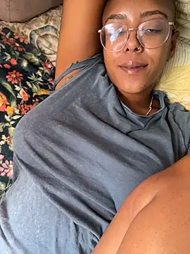 aliasyourfav online show from November 2025 04:49:01 PM