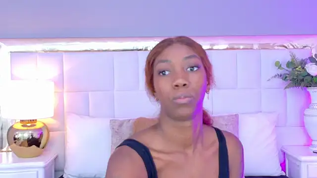 MadeleineHocker online show from November 2025 12:20:01 PM