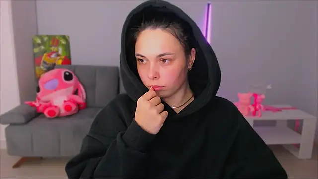 Snapshot of queenofthesense_ chatting on October 2025 03:01:02 PM queenofthesense online show from October 2025 03:01:02 PM