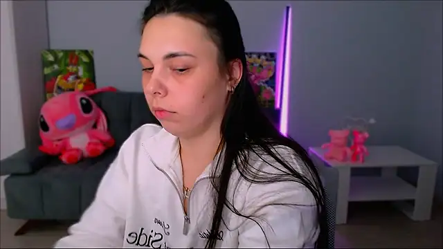 Snapshot of queenofthesense_ chatting on October 2025 05:42:01 PM queenofthesense online show from October 2025 05:42:01 PM