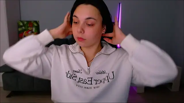 Snapshot of queenofthesense_ chatting on October 2025 04:35:01 PM queenofthesense online show from October 2025 04:35:01 PM