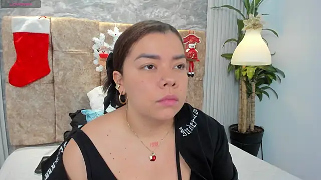 leilapons online show from December 2025 06:59:02 PM