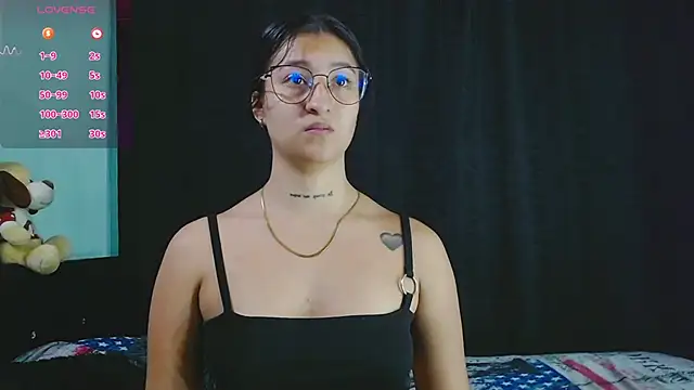 EVAH LEE  online show from October 2025 03:27:01 AM