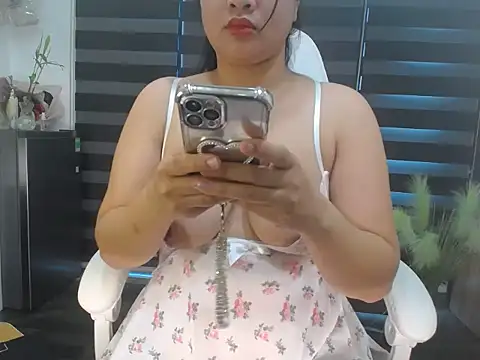 Snapshot of NANA_199k chatting on November 2025 04:12:01 AM NANA 199k online show from November 2025 04:12:01 AM