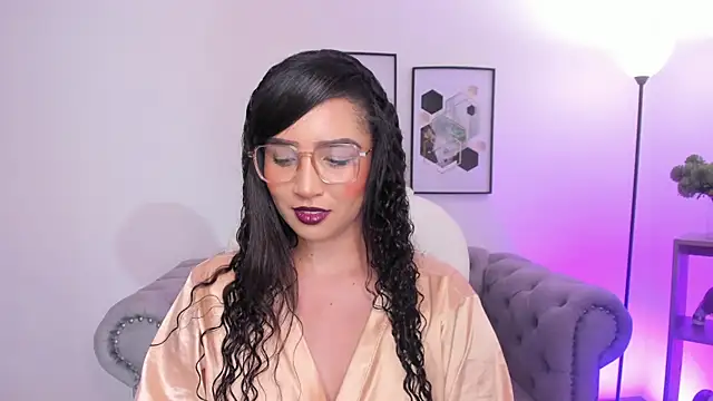 Snapshot of Sharon_breezee chatting on November 2025 03:56:01 AM Sharon breezee online show from November 2025 03:56:01 AM