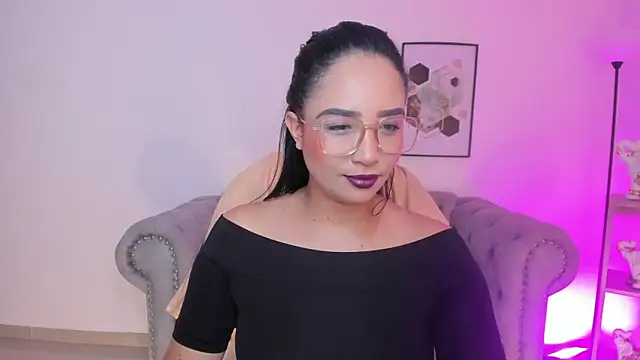 Snapshot of Sharon_breezee chatting on November 2025 04:36:01 AM Sharon breezee online show from November 2025 04:36:01 AM